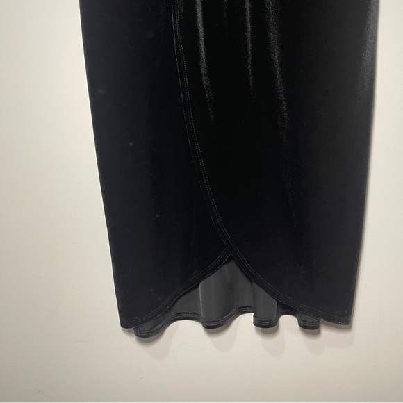 Express Women’s Black Velvet Faux Wrap holiday Midi Dress Size L Short Sleeve - Picture 6 of 10